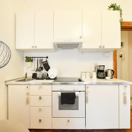 Vintage Elegance, Modern Comfort: 1Br Apartment Overlooking Calea Victoriei Bükreş Dış mekan fotoğraf