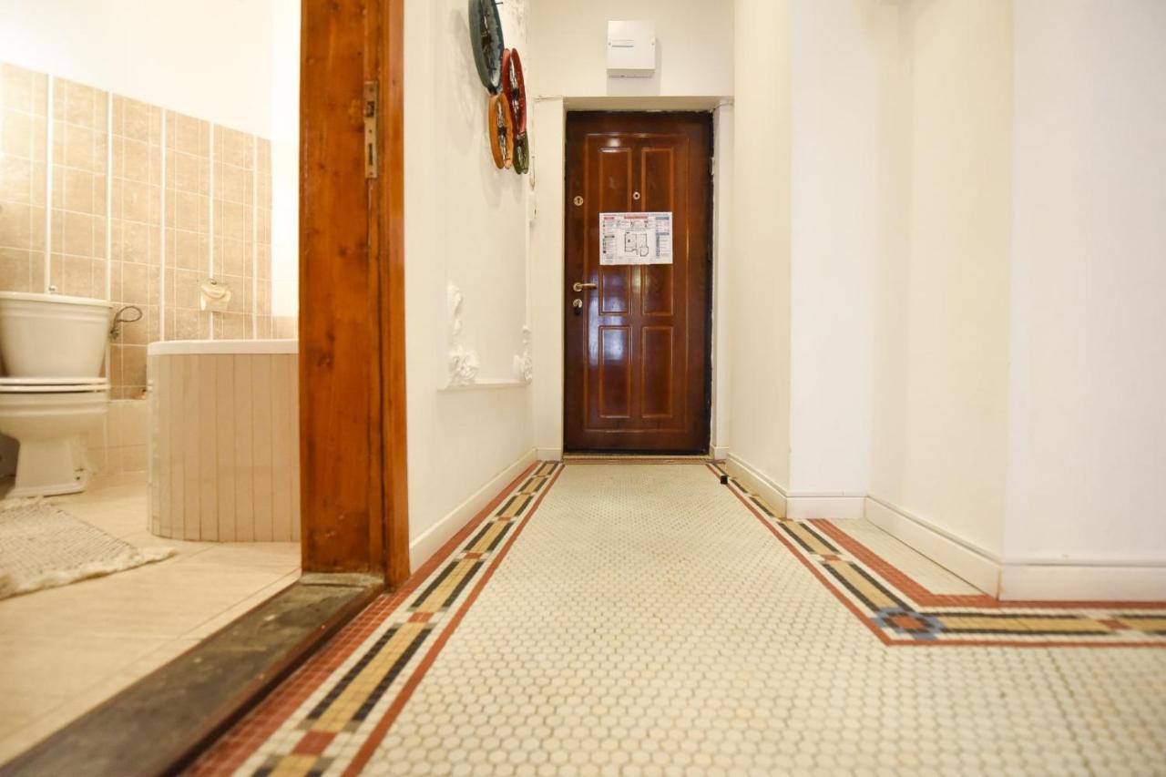 Vintage Elegance, Modern Comfort: 1Br Apartment Overlooking Calea Victoriei Bükreş Dış mekan fotoğraf