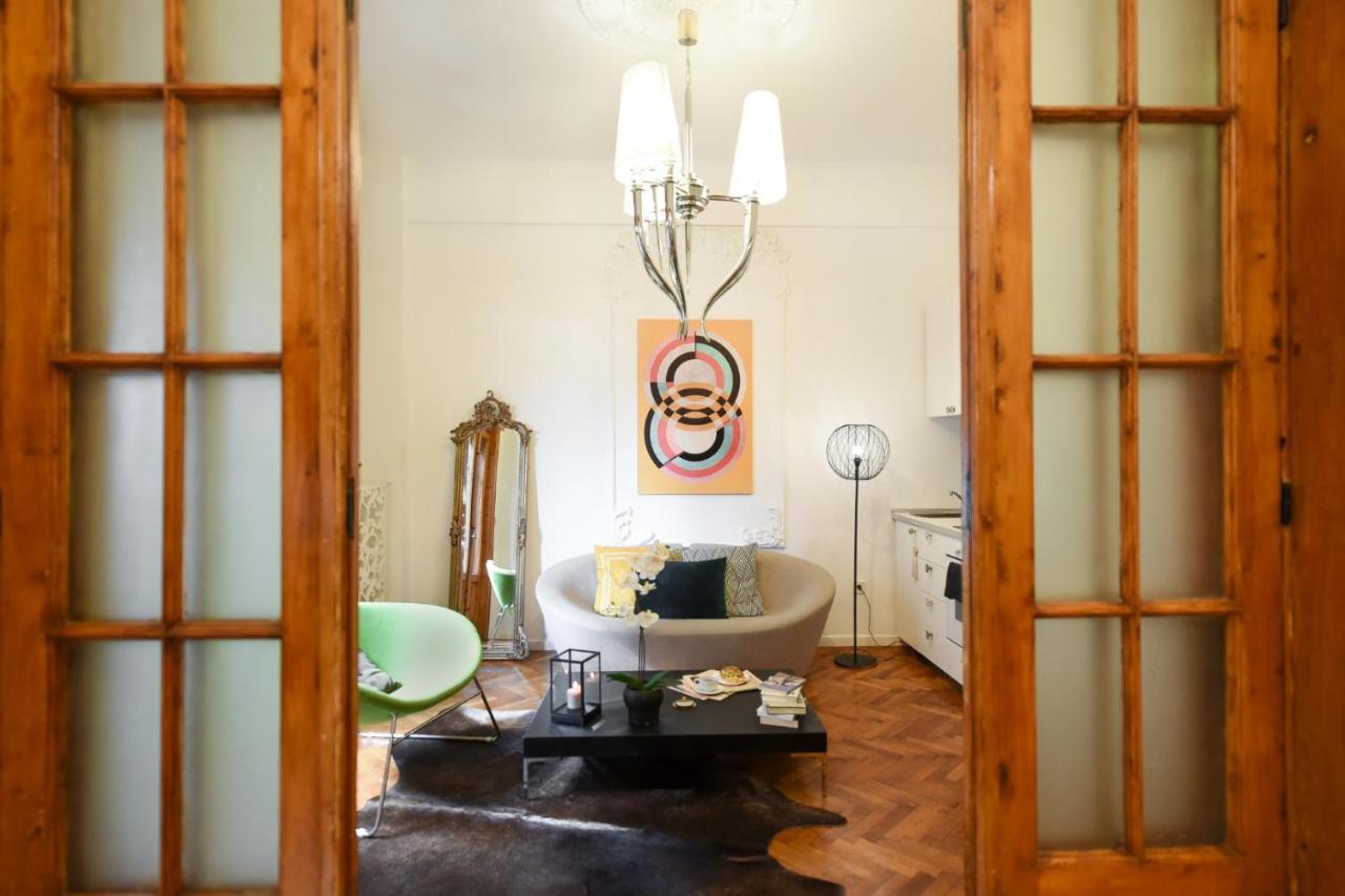 Vintage Elegance, Modern Comfort: 1Br Apartment Overlooking Calea Victoriei Bükreş Dış mekan fotoğraf